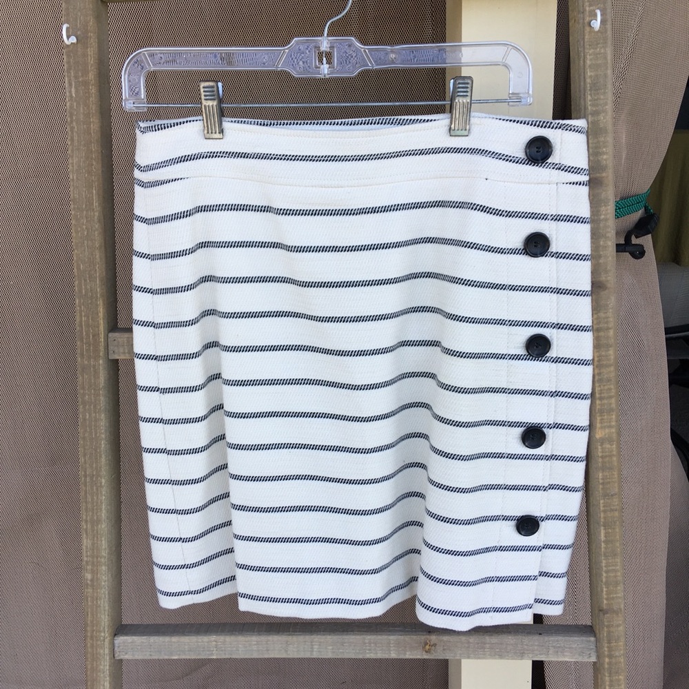 Ann Taylor Sailor Striped Skirt with Button Accents Girlboss SZ 8
